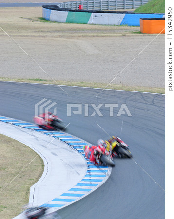 Spring Bike Race: Cornering 115342950