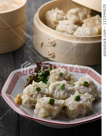 Chinese cuisine: Steamed shumai, hot and fresh 115344829