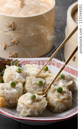 中餐燒賣 剛蒸熟，熱氣騰騰 115344881
