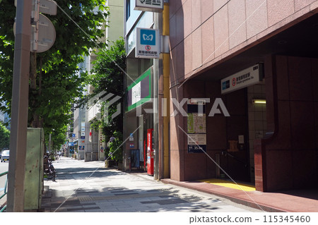 Tokyo Metro Shinjuku-Gyoenmae Station 115345460