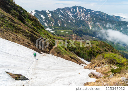 穿越白山雪谷又一座山 穿越白山雪谷又一座山 115347032