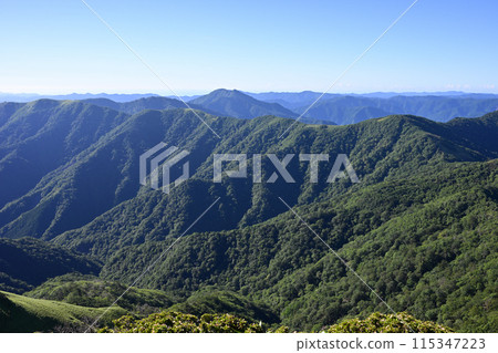 被稱為四國第一山的三峨山的風景 被稱為四國第一山的三峨山的風景 115347223
