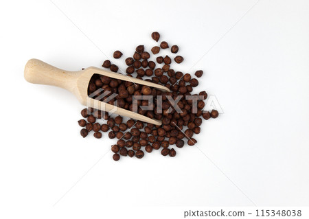 wooden scoop of raw wooden scoop of raw chickpeas on white background, top view wooden scoop of raw wooden scoop of raw chickpeas on white background, top view 115348038