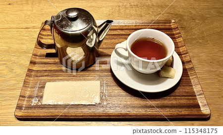 茶具和麵包乾 茶具和麵包乾 115348175