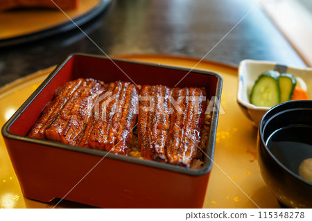 Grilled eel on rice 115348278