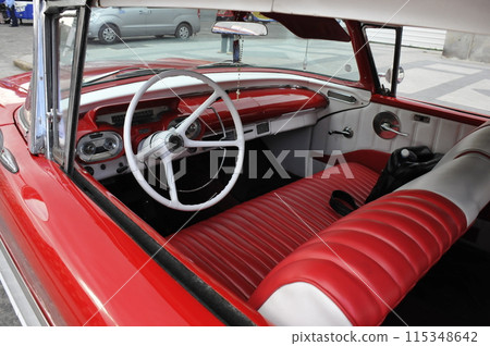 Cuba, Havana, vintage cars, old American cars Cuba, Havana, vintage cars, old American cars 115348642