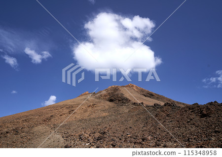 The majestic peak of Teide, icon of Tenerife 115348958