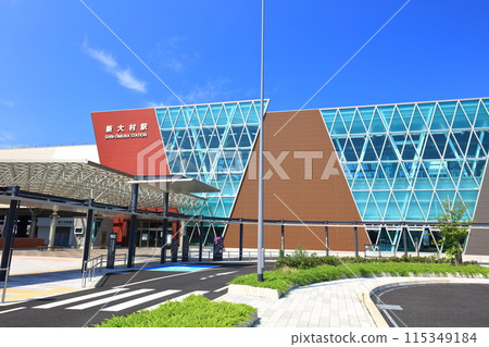[Saga Prefecture] Shin-Omura Station on a clear day (Nishi-Kyushu Shinkansen) 115349184