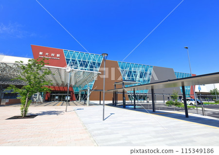 [Nagasaki Prefecture] Shin-Omura Station (West Kyushu Shinkansen) under a clear, sunny day. 115349186