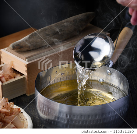 Dried bonito flakes (domestically produced dried bonito flakes) Stock 115351180