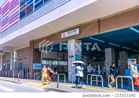 日本六月的川崎城市景觀。東急電鐵新丸子站等景觀 日本六月的川崎城市景觀。東急電鐵新丸子站等景觀 115353292