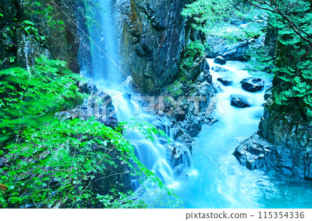 Fantastic Kannon Falls in Tsukechi Gorge 115354336