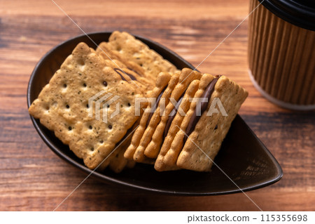 Chocolate cream sand cracker 115355698