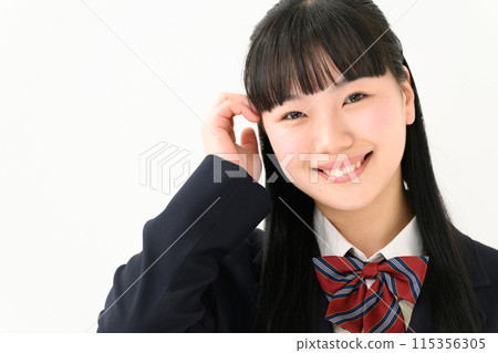 高中女孩微笑的肖像特寫 115356305