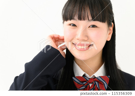 高中女孩微笑的肖像特寫 115356309
