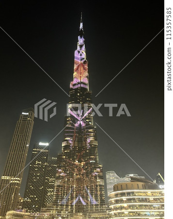 哈利法塔,夜間的世界最高建築 哈利法塔,夜間的世界最高建築 115357585