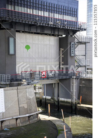 禁止船隻進入的閘門 115357855