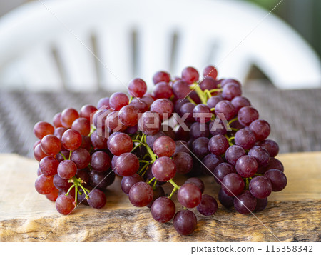 Delicious grape 115358342