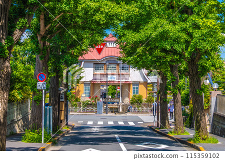 日本六月的東京城市景觀。田園調布站=8號車站大樓復原圖 日本六月的東京城市景觀。田園調布站=8號車站大樓復原圖 115359102