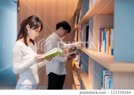 人們在圖書館找書 人們在圖書館找書 115359164