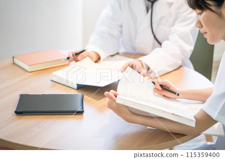 Nurses and doctors studying 115359400