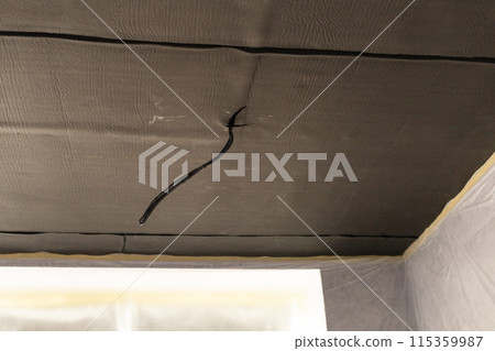 noise insulation with rubber in the apartment 115359987