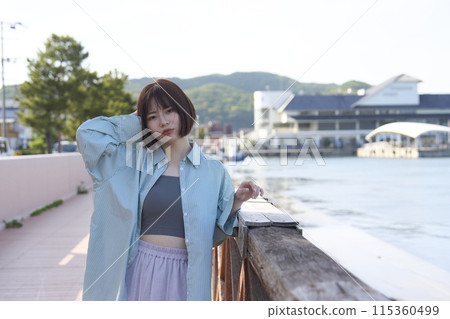 年輕女子旅行 年輕女子旅行 115360499