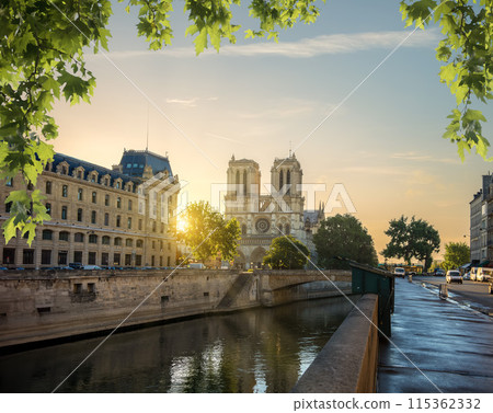 Notre Dame by the Seine river Notre Dame by the Seine river 115362332