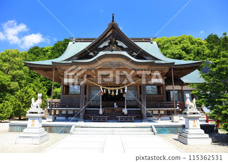 [佐賀縣] 晴天的鏡山稻荷神社 115362531