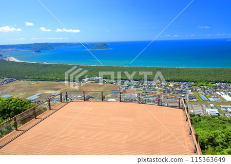 [Saga Prefecture] Rainbow Pine Grove, Karatsu Bay, and the Genkai Sea as seen from Kagamiyama Observation Terrace 115363649