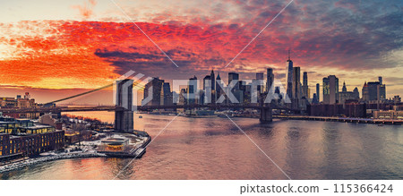 Brooklyn bridge and Manhattan at sunset 115366424