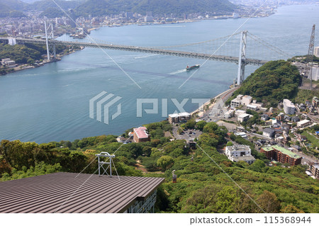 從日野山公園看到的關門大橋、關門海峽（右下關、左門司）和日野山索道 115368944