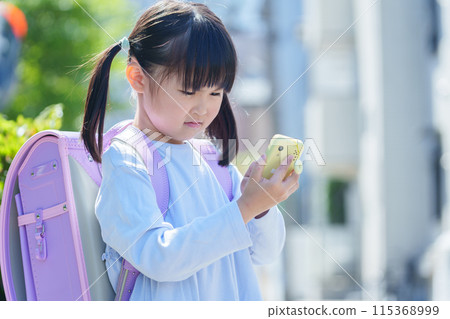 小學生使用兒童手機 小學生使用兒童手機 115368999