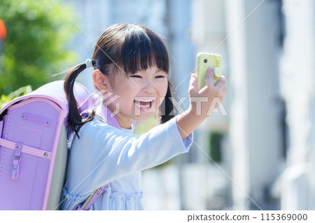 小學生使用兒童手機 115369000