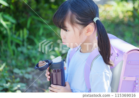 小學生補水 115369016