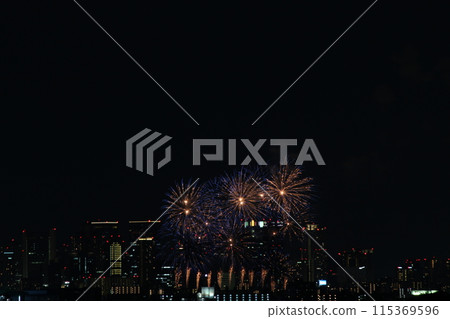 浪速淀川花火大會、十三花火大會、建築物和煙火 115369596