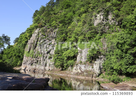 Kumaiwa cliffs surrounded by fresh greenery Kumaiwa cliffs surrounded by fresh greenery 115369893