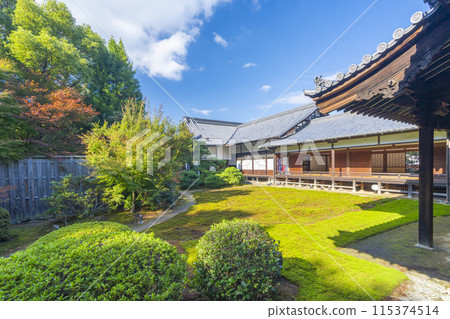 Autumn in Kyoto: Zuishin-in Temple - Garden and Omote Shoin seen from the main hall Autumn in Kyoto: Zuishin-in Temple - Garden and Omote Shoin seen from the main hall 115374514