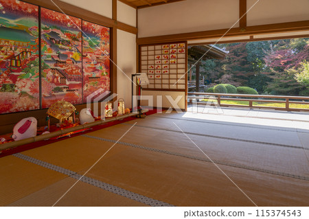 Autumn in Kyoto, Zuishin-in Temple, the garden seen from the Noh room Autumn in Kyoto, Zuishin-in Temple, the garden seen from the Noh room 115374543