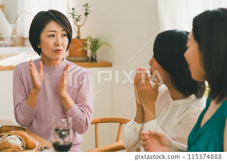 女生 女孩 女性 115374888