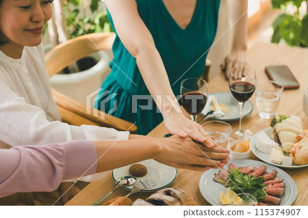 female, females, woman 115374907