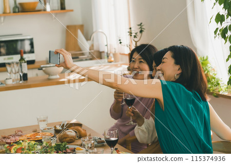 selfie, female, females 115374936