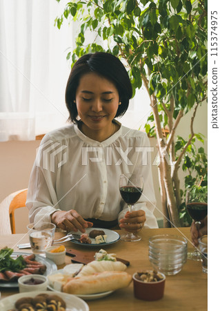 female, females, lady 115374975