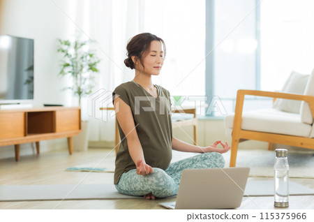 孕婦瑜伽 線上瑜伽 115375966