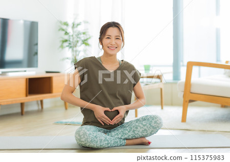 Maternity Yoga Maternity Yoga 115375983