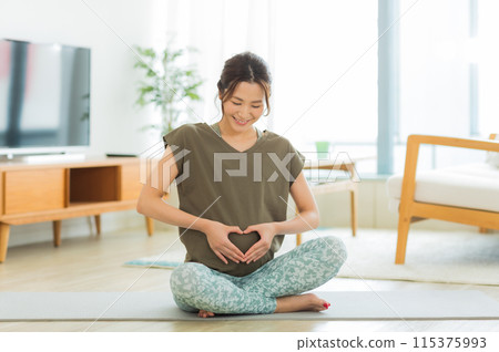 孕婦瑜伽 115375993