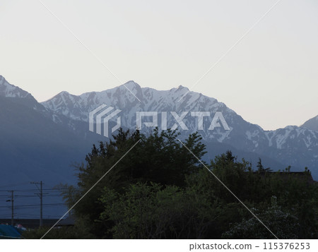The Northern Alps at dusk 115376253