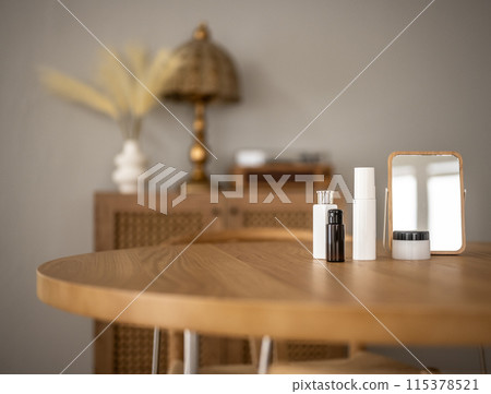 toilet article, makeup, cosmetics 115378521