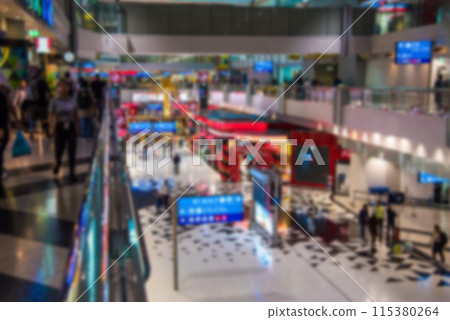 杜拜國際機場購物中心的模糊視野 杜拜國際機場購物中心的模糊視野 115380264