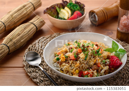 Shirasu and natto fried rice (a fried rice recipe that lets you enjoy the savory flavor of natto) Shirasu and natto fried rice (a fried rice recipe that lets you enjoy the savory flavor of natto) 115383051